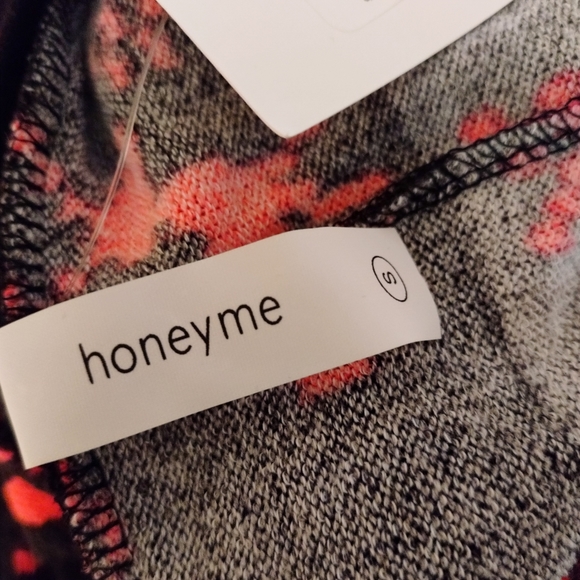 HoneyMe Sweater - Picture 3 of 3